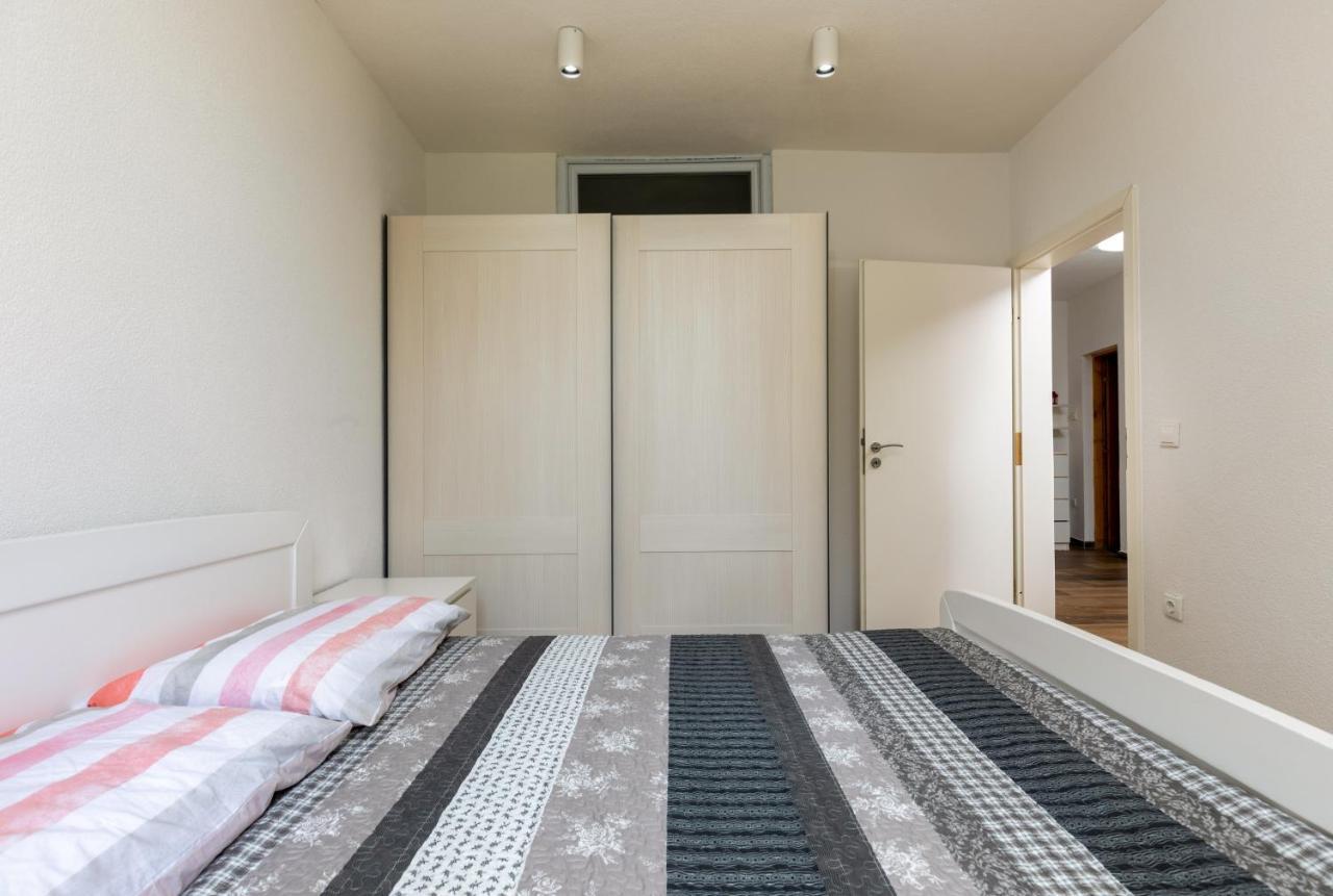 Apartments Smaila 1729 Πούλα Εξωτερικό φωτογραφία